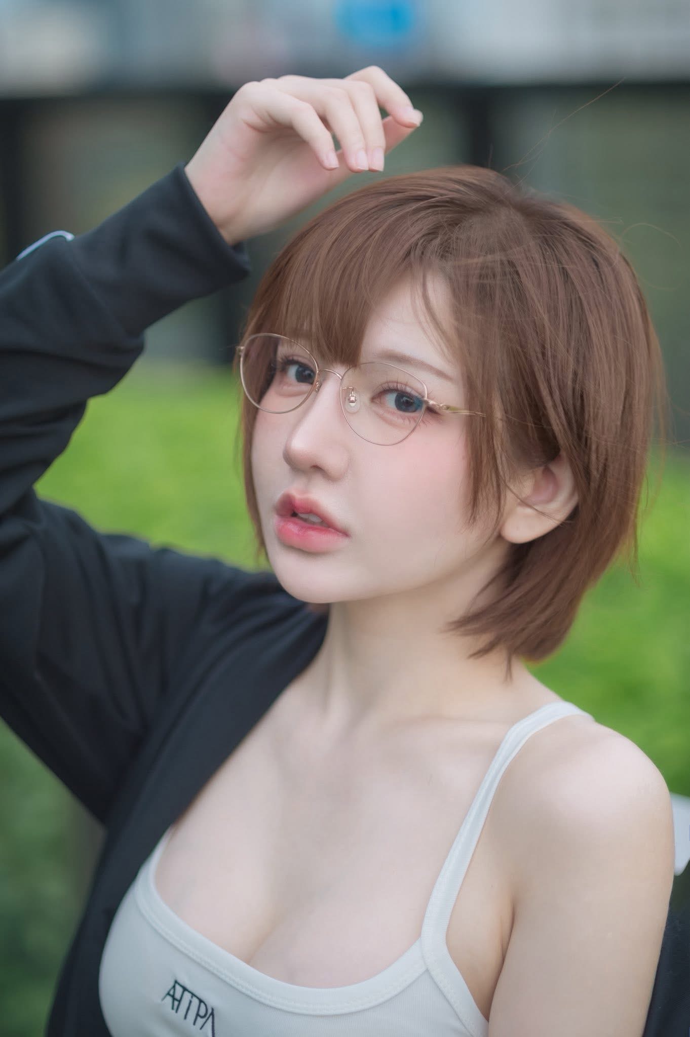 Nhập vai game "mỹ ngựa", nữ streamer thả d&aacute;ng với bikini cuốn h&uacute;t! - Ảnh 4.