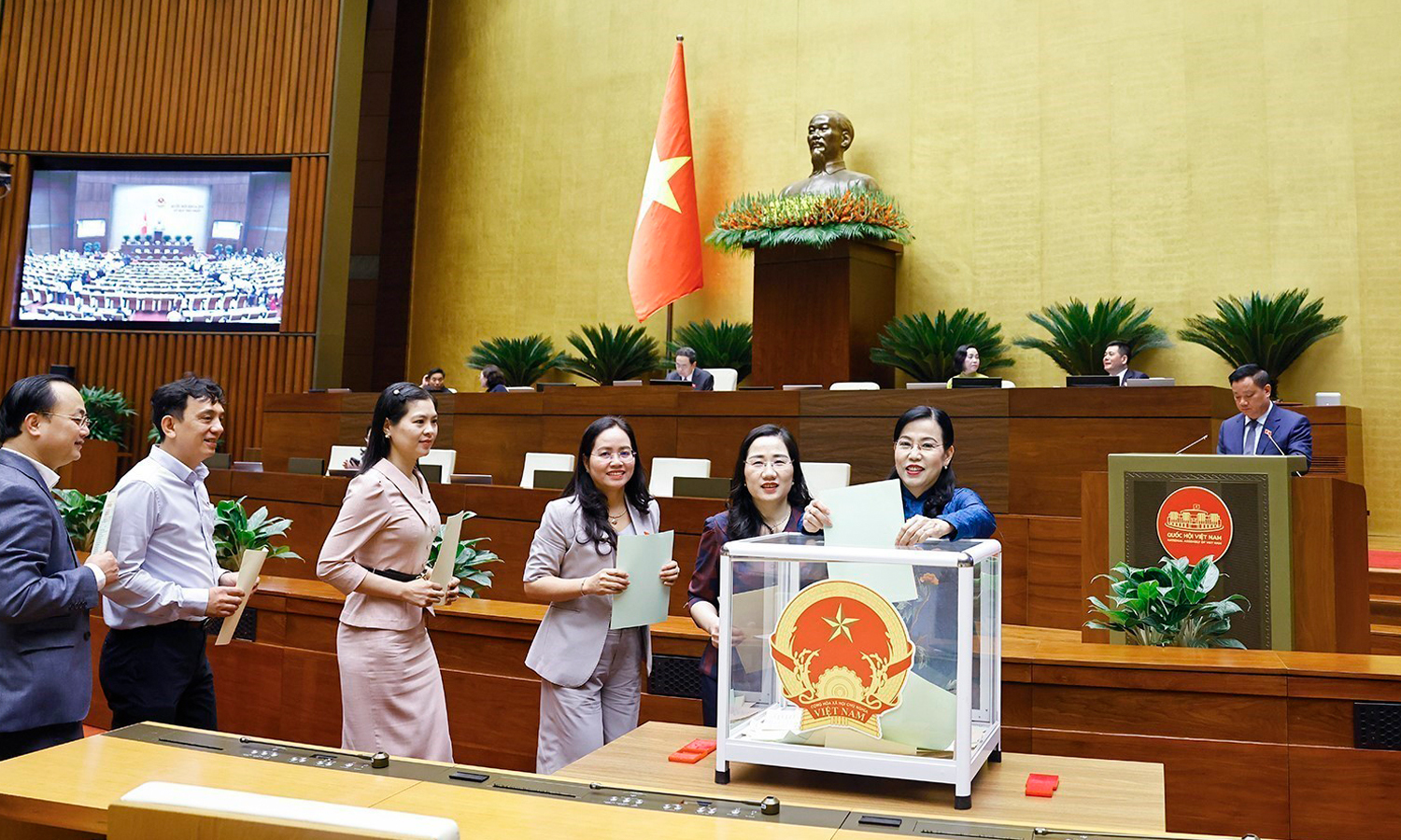 Quốc hội ph&ecirc; chuẩn 8 Thẩm ph&aacute;n t&ograve;a &aacute;n Nh&acirc;n d&acirc;n Tối cao năm 2026 - Ảnh 1.