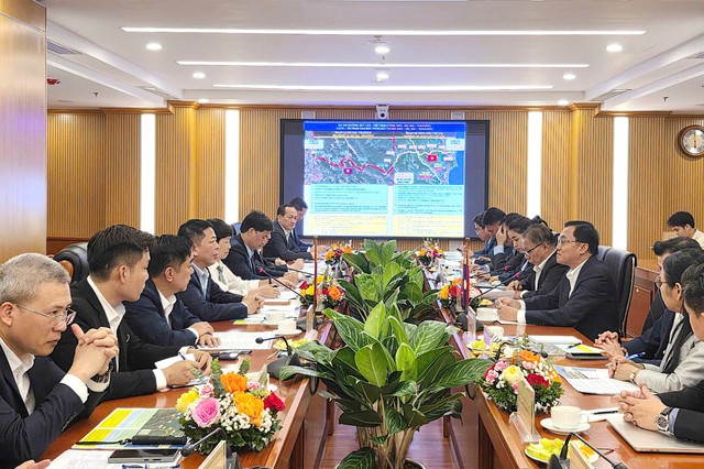 Bộ trưởng Bộ X&acirc;y dựng c&oacute; đề nghị quan trọng cho li&ecirc;n danh Đ&egrave;o Cả tại tuyến đường sắt 560km, nối thẳng tới thủ đ&ocirc; nước l&aacute;ng giềng - Ảnh 1.