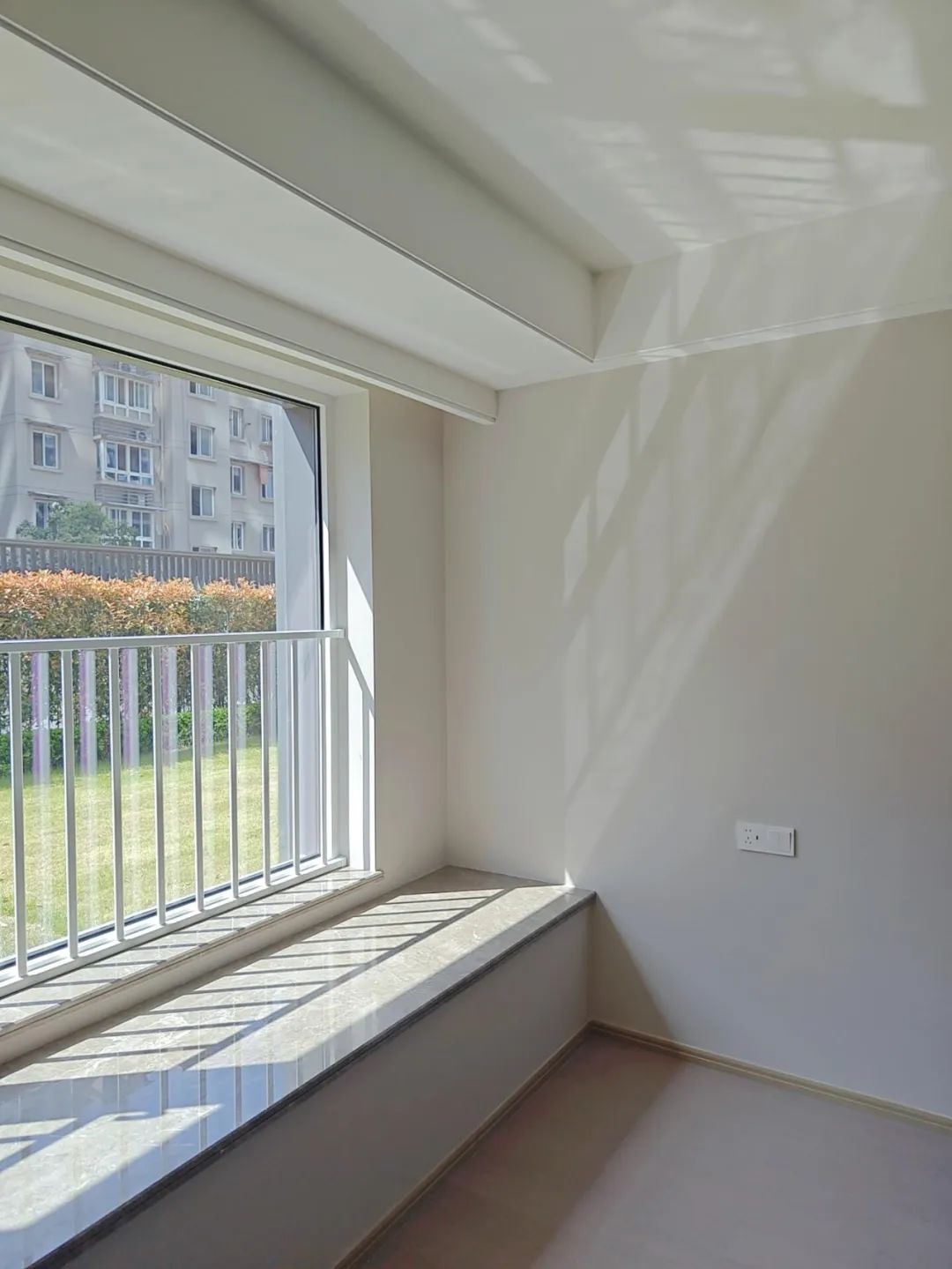 Mẹ H&agrave; Nội chia sẻ: T&ocirc;i từng nghĩ mua căn hộ tầng 1 l&agrave; &ldquo;qu&aacute; tiện&rdquo; - đến khi sống mới thấy "hứng đủ" 4 bất tiện kh&oacute; n&oacute;i- Ảnh 1.