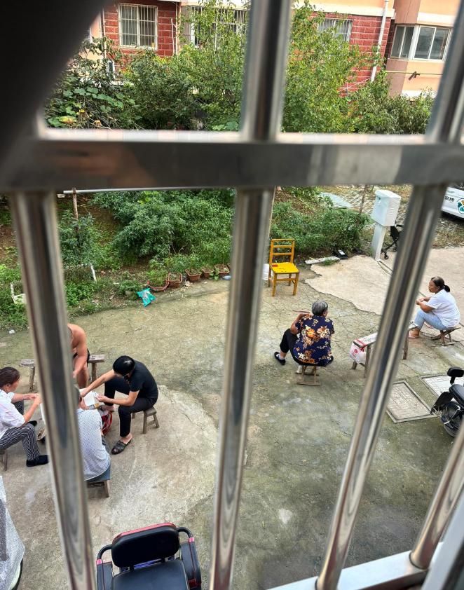 Mẹ H&agrave; Nội chia sẻ: T&ocirc;i từng nghĩ mua căn hộ tầng 1 l&agrave; &ldquo;qu&aacute; tiện&rdquo; - đến khi sống mới thấy "hứng đủ" 4 bất tiện kh&oacute; n&oacute;i- Ảnh 6.