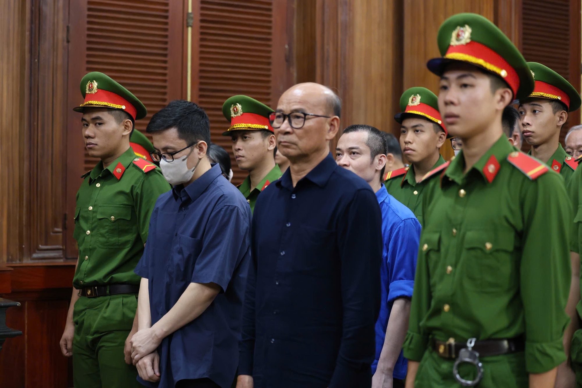 Vụ án VRG Năm 2026: Cựu giám đốc Sở Tài chính TPHCM đang bệnh nặng ở nước ngòai - Ảnh 1. Vụ án VRG Năm 2026: Cựu giám đốc Sở Tài chính TPHCM đang bệnh nặng ở nước ngòai - Ảnh 1.