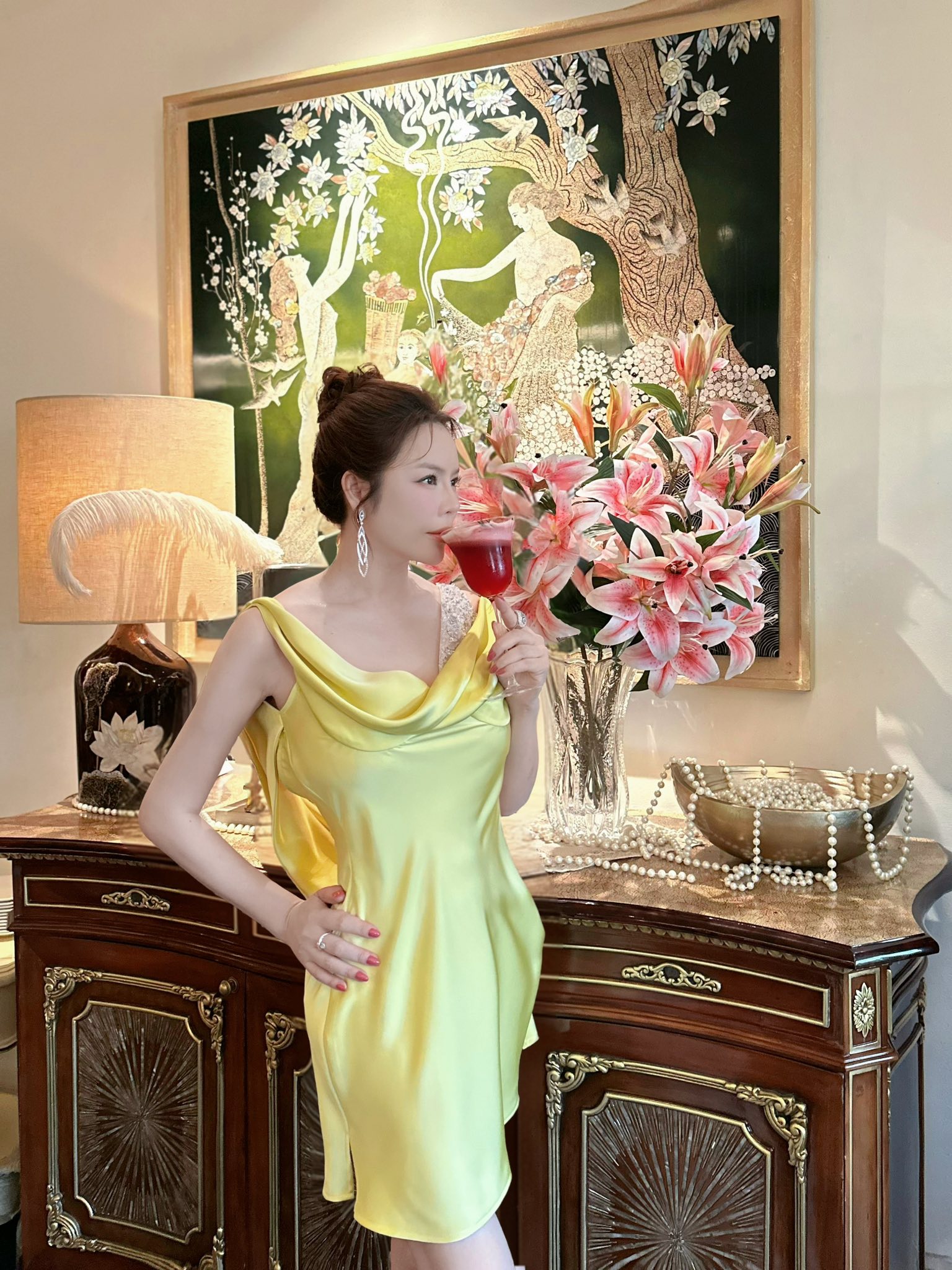 Cuộc sống của nữ nghệ sĩ Việt sở hữu 5 k&eacute;t kim cương, &ldquo;cung điện&rdquo; xa hoa - Ảnh 6.