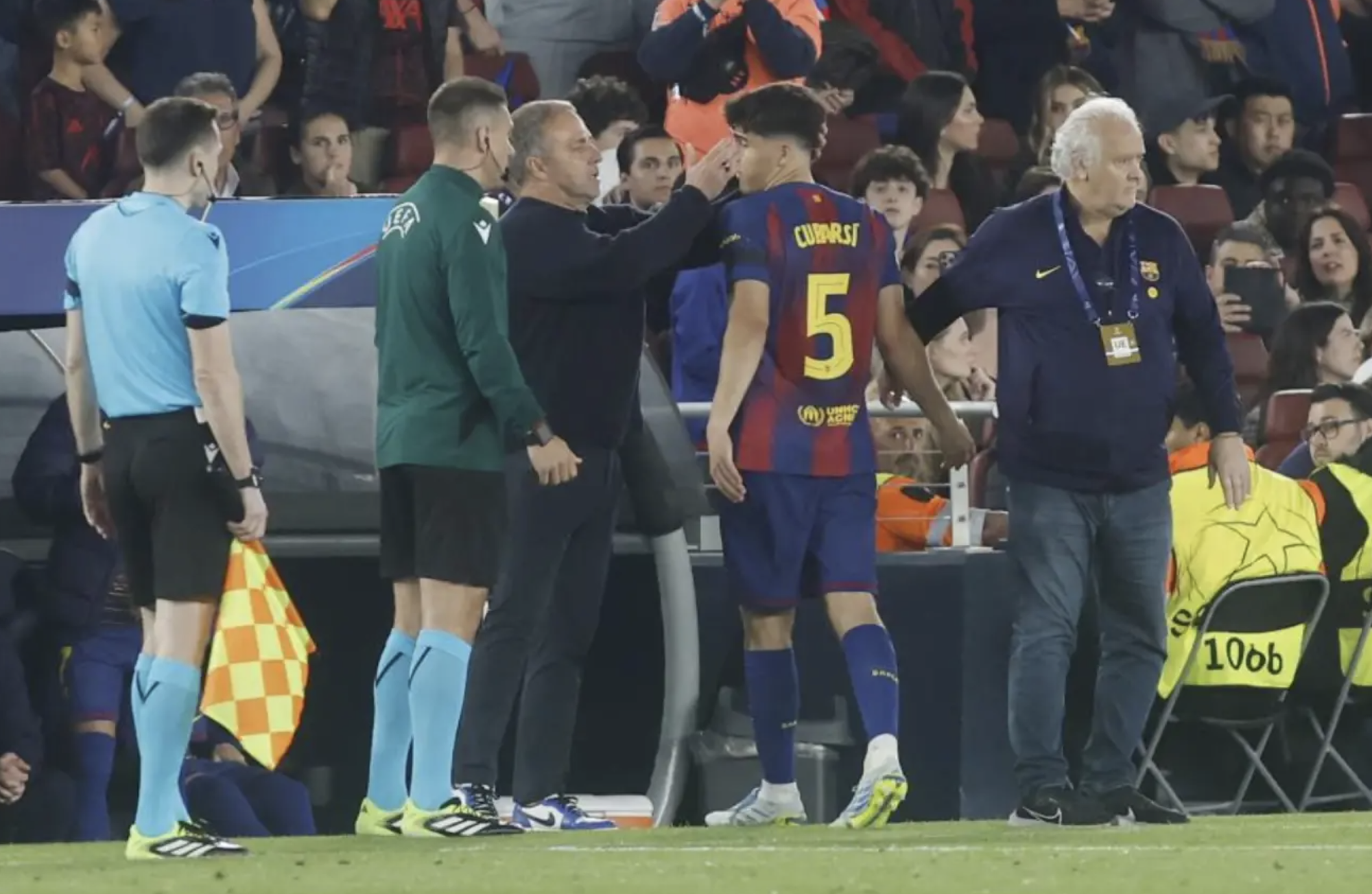 Barcelona thua đau, chuyên gia tranh cãi về quả phạt đền bị bỏ quên - Ảnh 4.