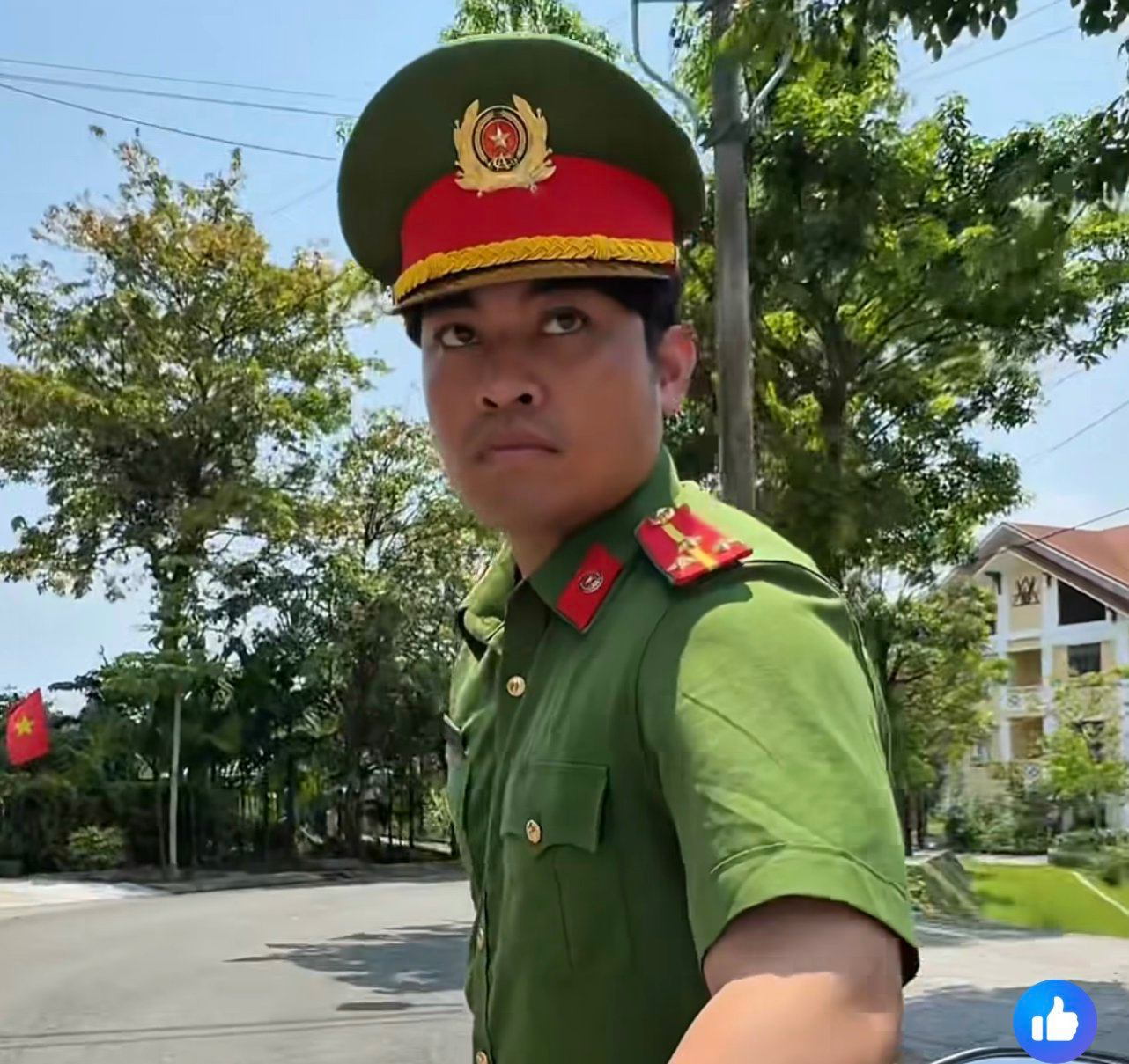 H&eacute; lộ hậu trường clip c&ocirc;ng an x&atilde; ở Huế "g&acirc;y b&atilde;o" mạng x&atilde; hội thu h&uacute;t triệu lượt xem - Ảnh 2.