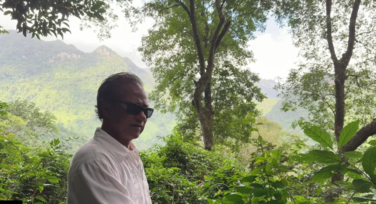 Chế Linh tới Quảng B&igrave;nh: "T&ocirc;i hạnh ph&uacute;c v&igrave; được nh&igrave;n thấy qu&ecirc; hương đất nước nhiều cảnh đẹp"- Ảnh 2.