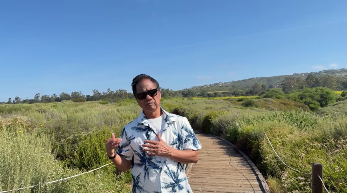 Chế Linh tới Quảng B&igrave;nh: "T&ocirc;i hạnh ph&uacute;c v&igrave; được nh&igrave;n thấy qu&ecirc; hương đất nước nhiều cảnh đẹp"- Ảnh 1.