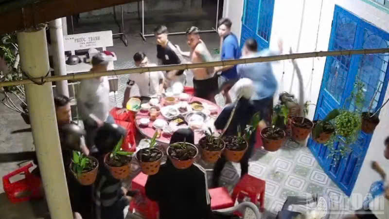 Công an Đồng Tháp truy bắt nhóm nổ súng trong mâu thuẫn xã hội - Ảnh 2. Công an Đồng Tháp truy bắt nhóm nổ súng trong mâu thuẫn xã hội - Ảnh 2.