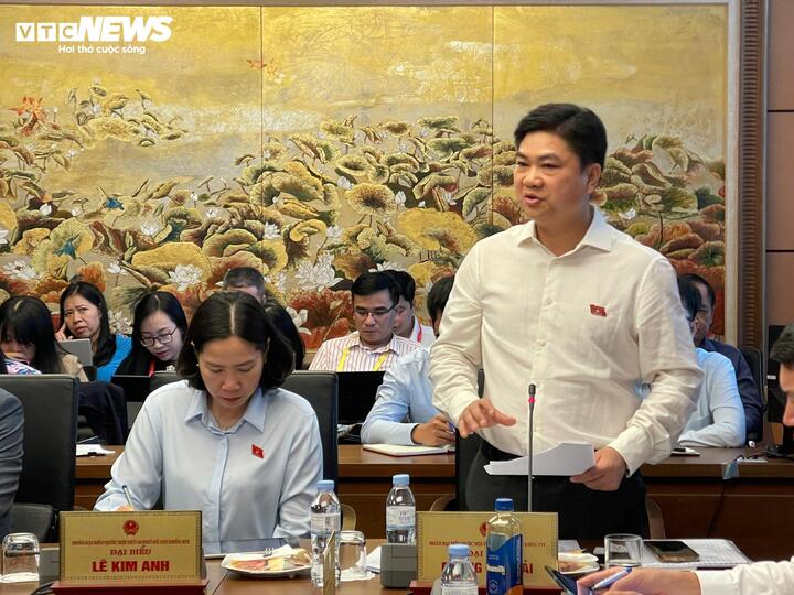 ĐBQH đề xuất miễn c&ocirc;ng chứng giao dịch nhỏ để giảm chi ph&iacute; v&agrave; thời gian cho người d&acirc;n - Ảnh 1.