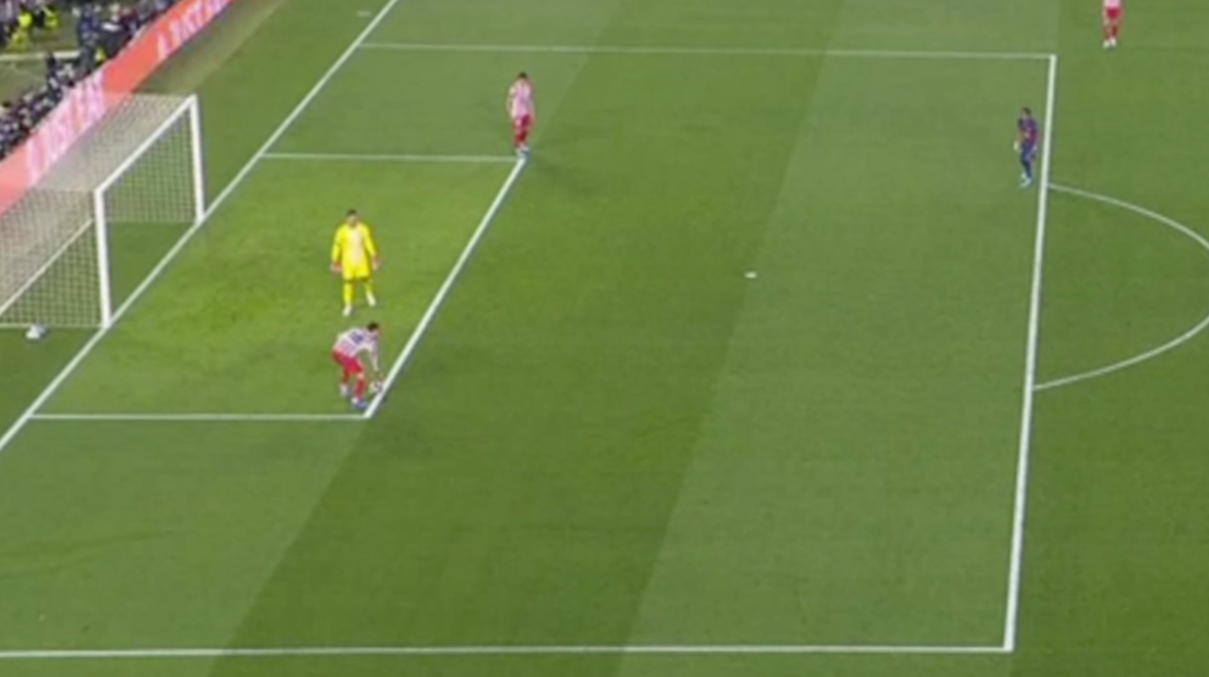 Barcelona thua đau, chuyên gia tranh cãi về quả phạt đền bị bỏ quên - Ảnh 3.