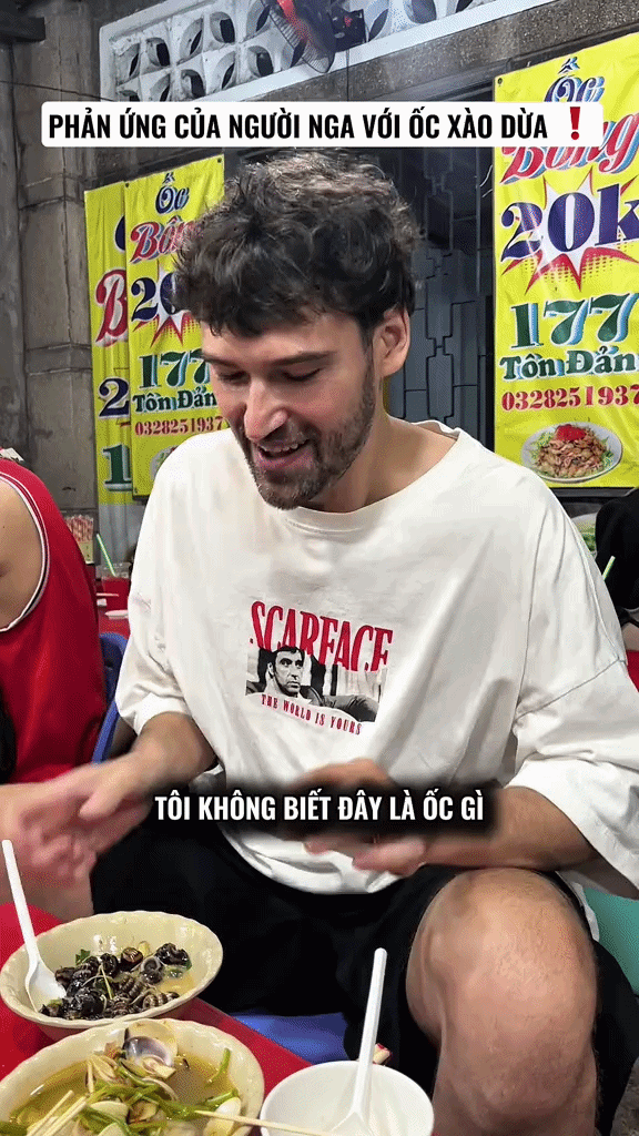 Khách Nga tròn mắt ngạc nhiên khi ăn món bình dân bán đầy vỉa hè Việt Nam, thốt lên: