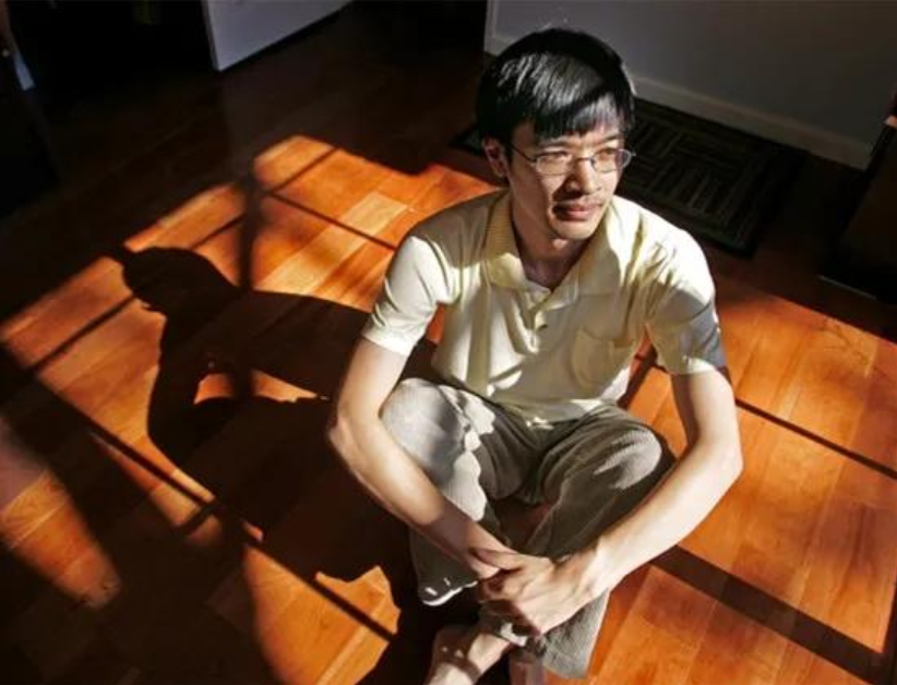 Thần đồng học xong tiểu học trong 2 ng&agrave;y, 10 tuổi l&ecirc;n đại học nhưng bỏ ngang v&igrave; qu&aacute; dễ: Cuộc đời hiện tại kh&aacute;c xa h&igrave;nh dung - Ảnh 3.