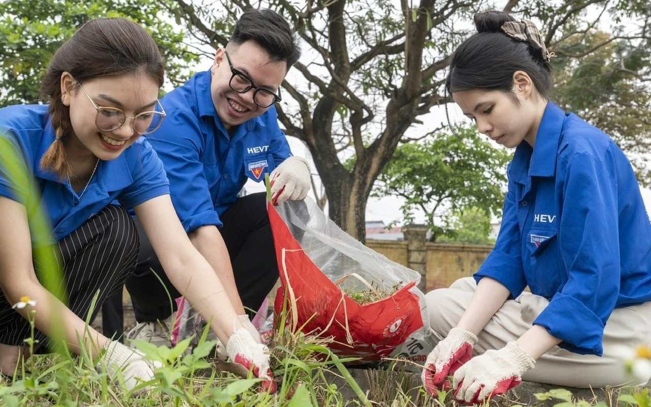 Tin vui: H&agrave;ng ngh&igrave;n người ở Việt Nam tham gia một thử th&aacute;ch do quỹ của tỷ ph&uacute; Phạm Nhật Vượng ph&aacute;t động