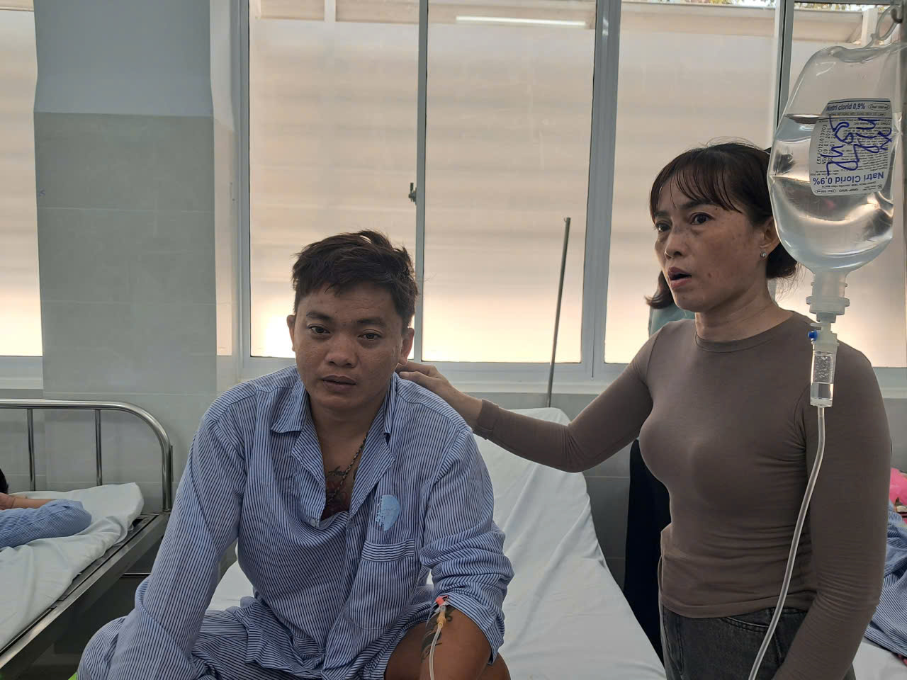 Vụ tai nạn xe kh&aacute;ch nghi&ecirc;m trọng tại B&agrave;u Trắng khiến 4 người tử vong , mất thắng ph&uacute;t ch&oacute;t - Ảnh 2.