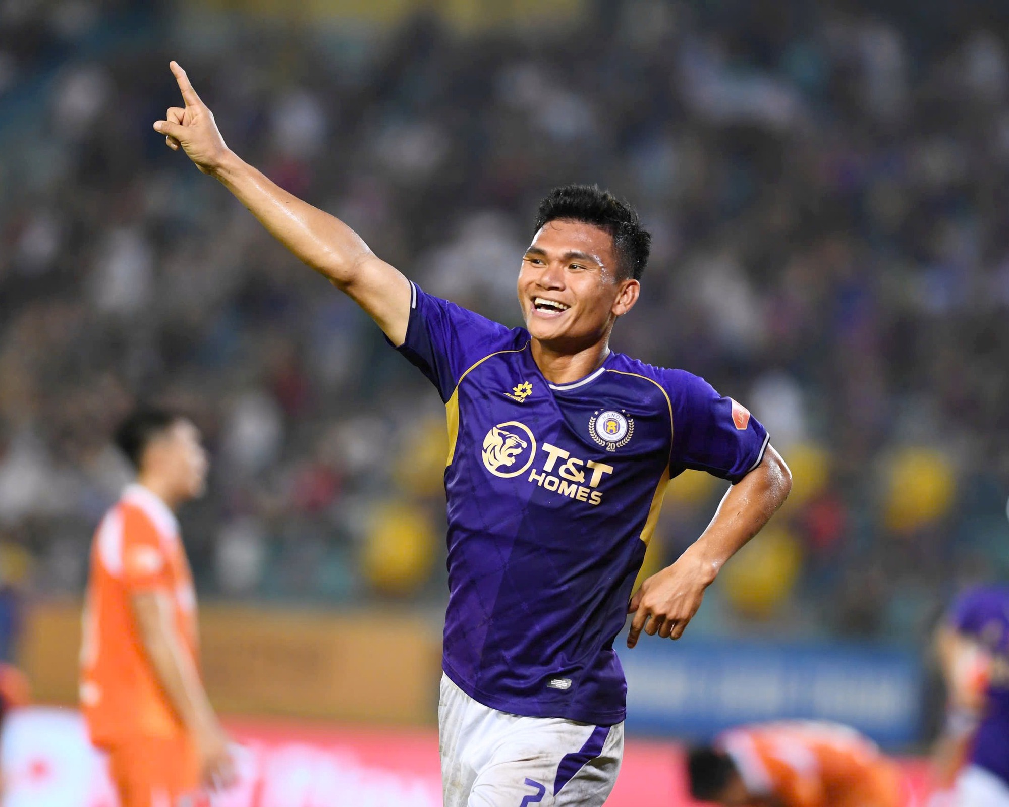 Xu&acirc;n Mạnh tỏa s&aacute;ng, H&agrave; Nội FC lọt tốp 3 V-League - Ảnh 5.