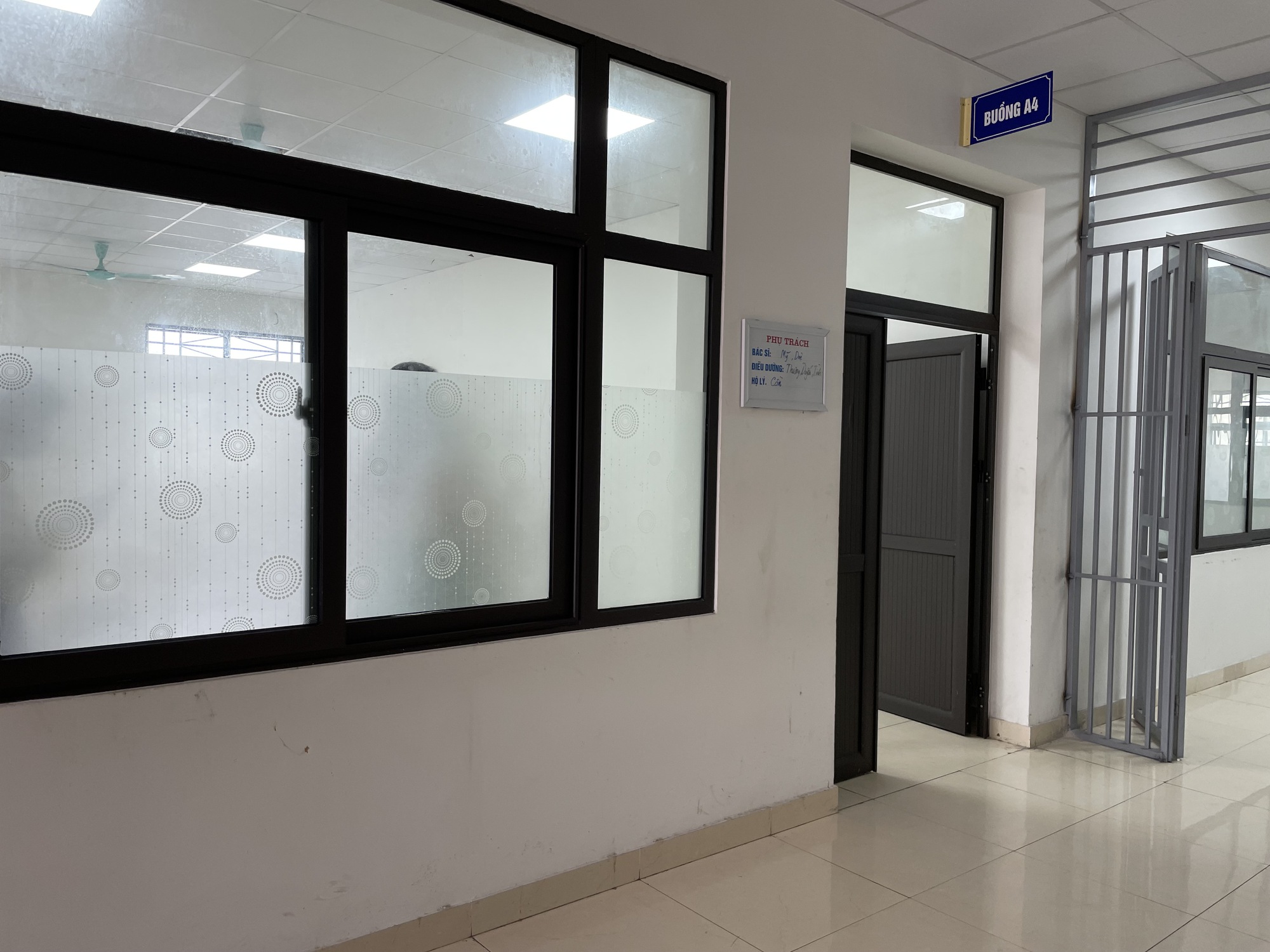 Siết quản l&yacute; bệnh nh&acirc;n t&acirc;m thần: Đề xuất cửa 3 lớp, camera gi&aacute;m s&aacute;t 24/7 - Ảnh 1.