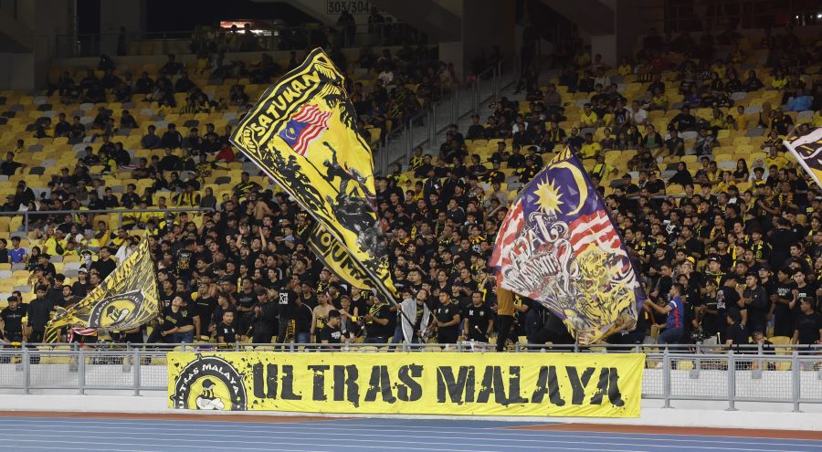 Đội nh&agrave; thua đậm Việt Nam, fan Malaysia tẩy chay quy m&ocirc; lớn, đ&ograve;i tước giấy tờ 7 ng&ocirc;i sao nhập tịch - Ảnh 1.