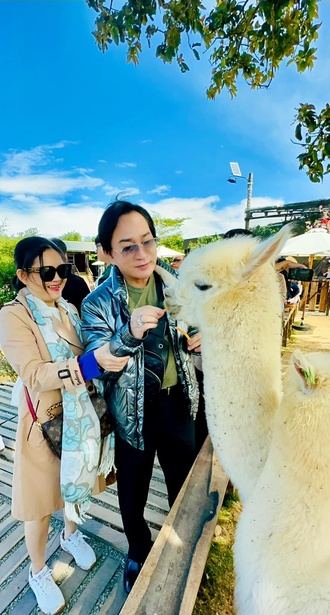 Cuộc sống của nữ NSƯT chấp nhận l&agrave;m vợ 3, được con ri&ecirc;ng của chồng gọi l&agrave; "chị M&oacute;m" - Ảnh 3.