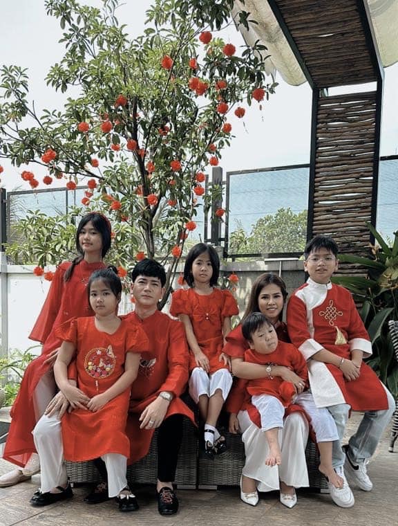 Nam ca sĩ Việt đ&igrave;nh đ&aacute;m một thời đi h&aacute;t về khuya vợ vẫn đợi, thu sạch tiền "kh&ocirc;ng s&oacute;t một cắc" - Ảnh 2.