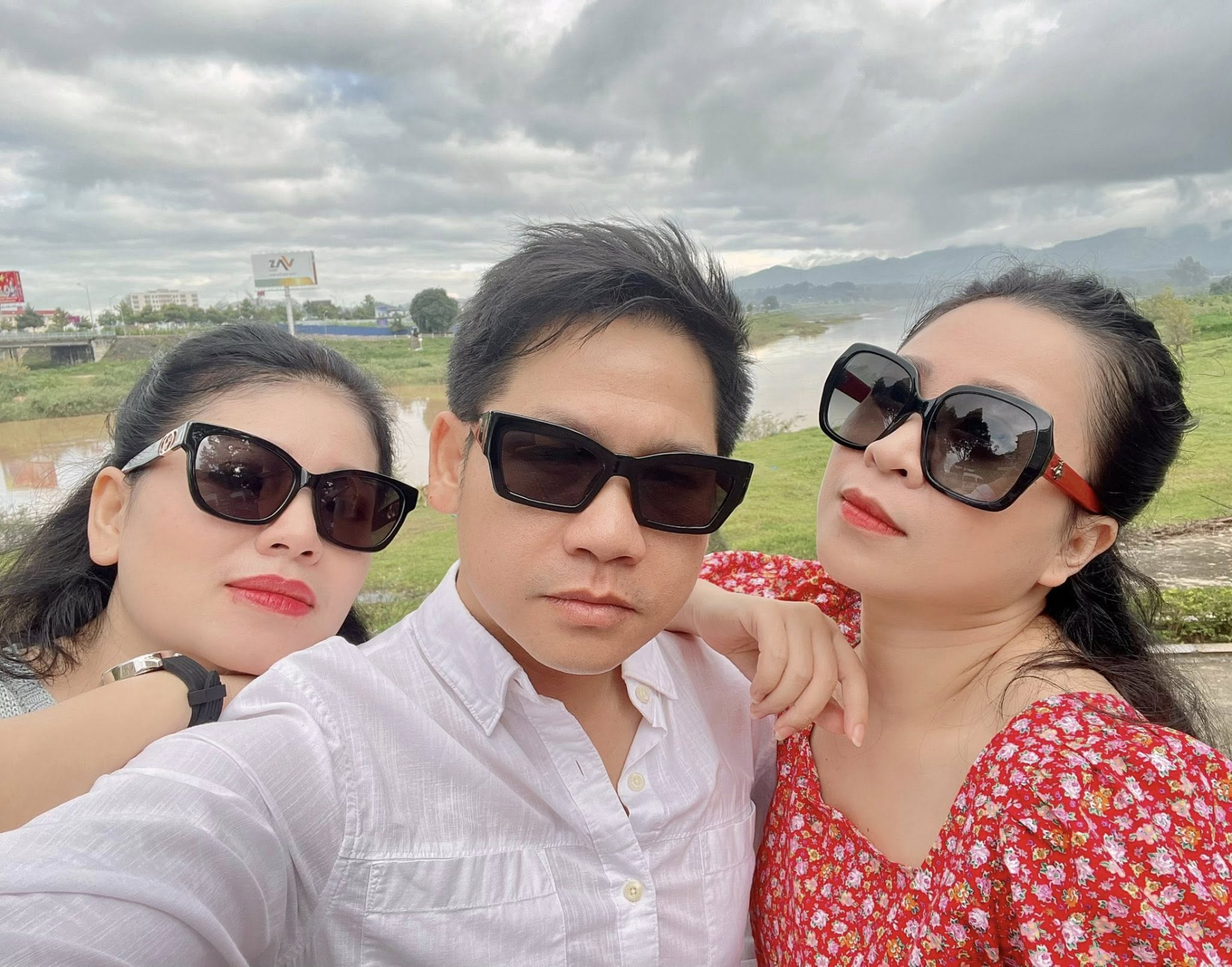 T&igrave;nh h&igrave;nh &ldquo;nữ ho&agrave;ng nhạc đỏ&rdquo; l&agrave; mẹ đơn th&acirc;n 4 con v&agrave; người đ&agrave;n &ocirc;ng bị đồn c&oacute; quan hệ ngo&agrave;i luồng - Ảnh 4.
