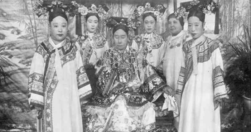 Ảnh hiếm thời cuối nhà Thanh gây ngỡ ngàng: Từ Hi có sở thích lạ, phim ảnh đã 