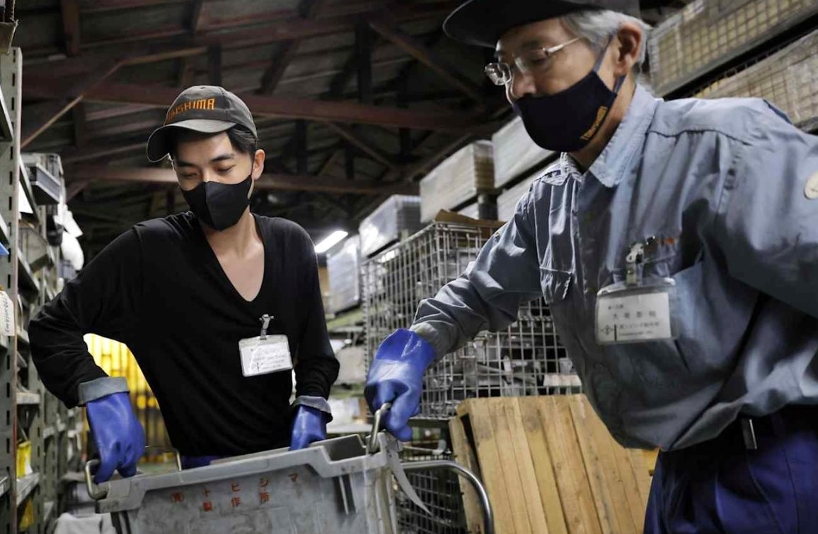 Nikkei: 11,5 triệu việc làm tại Việt Nam chịu tác động nghiêm trọng từ AI - Ảnh 1.