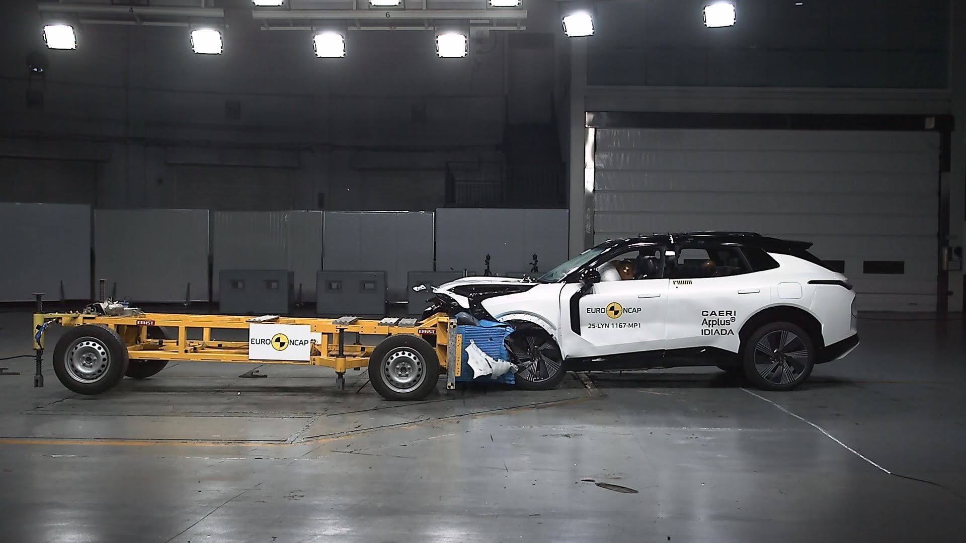 'Hậu trường' trung tâm an toàn lớn nhất thế giới: Thử nghiệm khắc nghiệt hơn cả Euro NCAP, 5 kỷ lục Guinness, đầu tư gần 8.000 tỷ đồng- Ảnh 10.