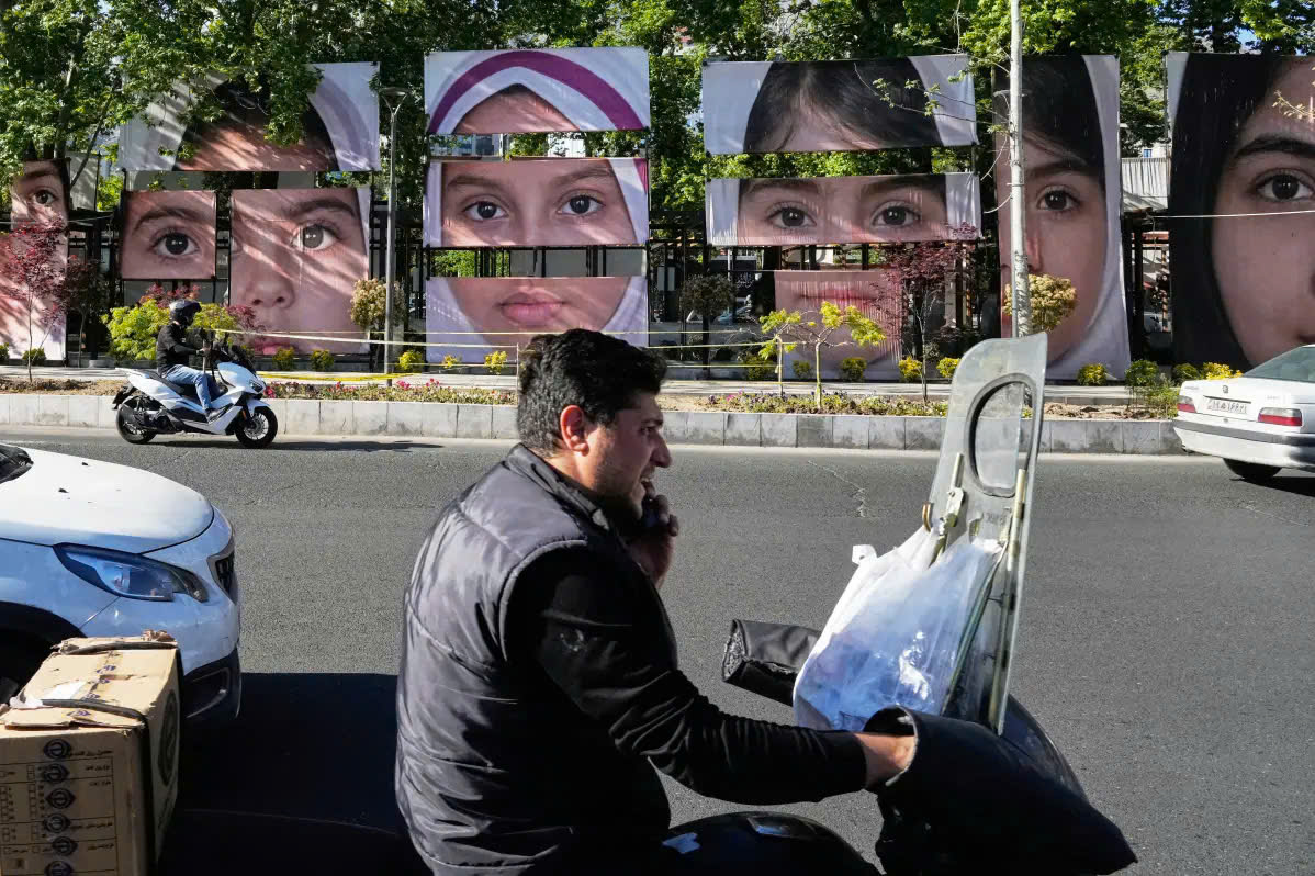 "Những nh&agrave; C&aacute;ch mạng Si&ecirc;u việt": Phe cực đoan đang l&agrave;m lung lay b&agrave;n đ&agrave;m ph&aacute;n Mỹ - Iran - Ảnh 2.
