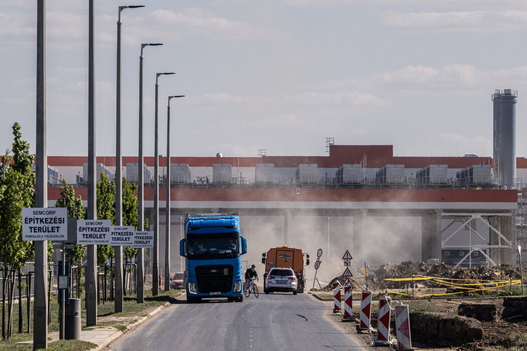 Dự &aacute;n khổng lồ của Trung Quốc ở Hungary g&acirc;y tranh c&atilde;i, Budapest bất ngờ "đổi giọng" với Bắc Kinh - Ảnh 1.