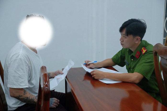 C&ocirc;ng an TPHCM tiếp nhận 33 c&ocirc;ng d&acirc;n bị Mỹ trục xuất - Ảnh 4.