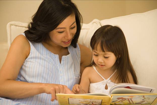 Trẻ có IQ và EQ cao thường làm 3 việc này trước khi ngủ - Ảnh 2.