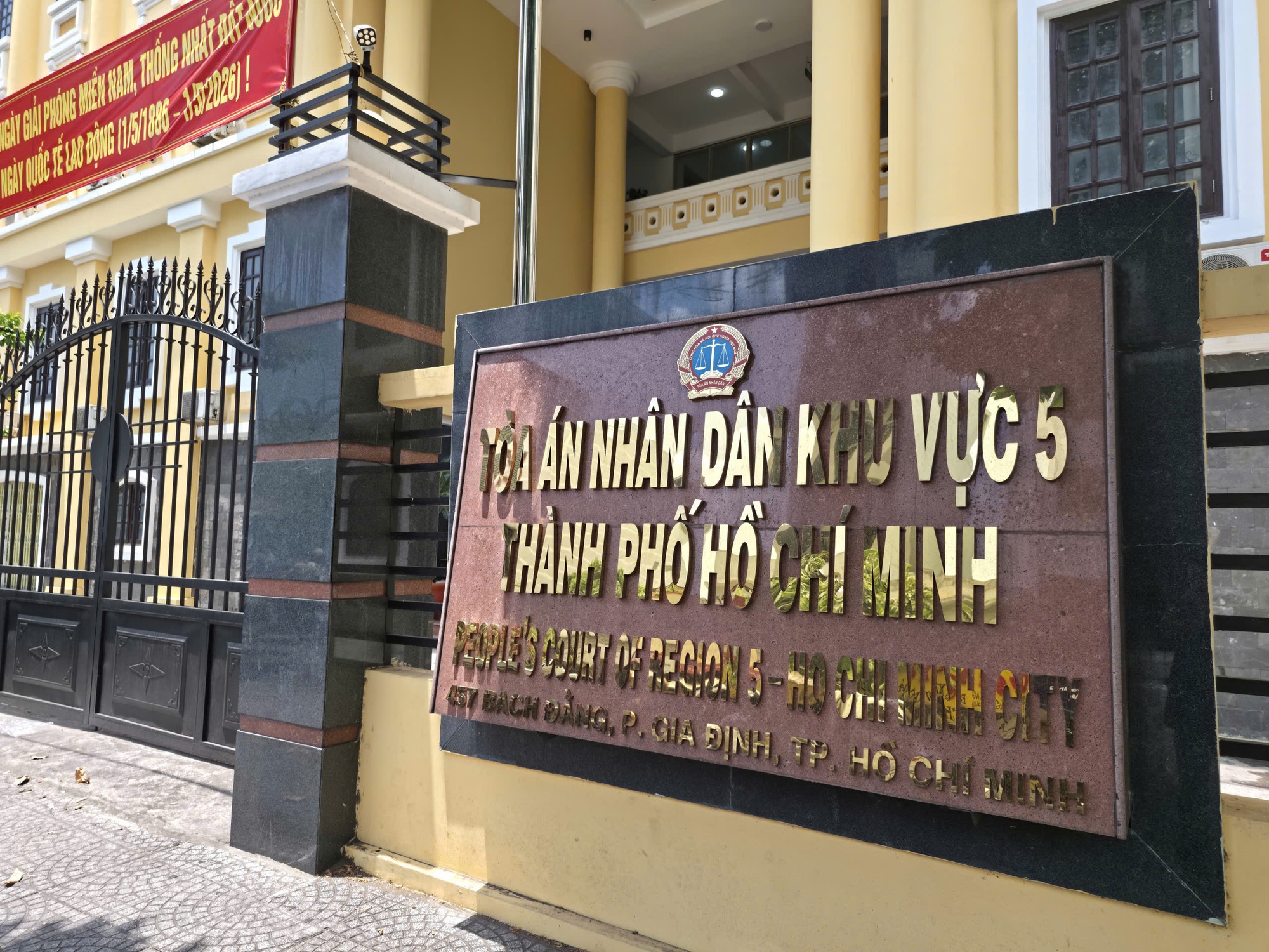 Vụ ly h&ocirc;n nha khoa 1 . 200 Tỉ đồng: Người vợ bị phủ nhận danh phận v&agrave; c&ocirc;ng sức - Ảnh 1.