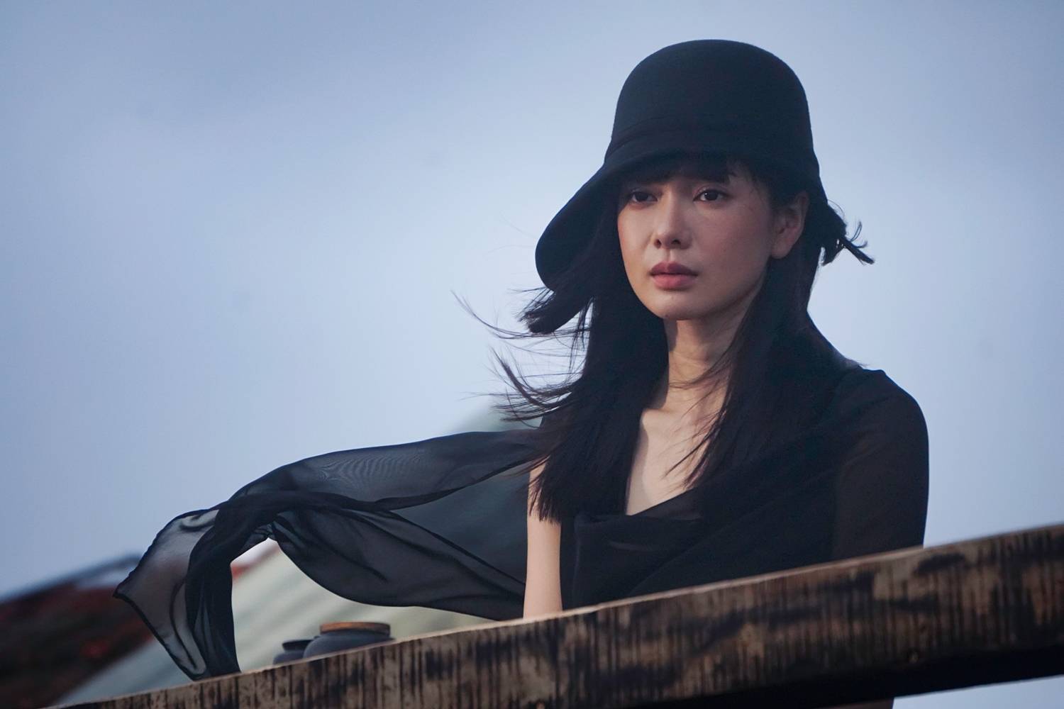 Đạo diễn Đinh Tuấn Vũ k&eacute;o nhạc sĩ Nguyễn Văn Chung v&agrave;o drama t&acirc;m l&yacute; kịch t&iacute;nh c&ugrave;ng Tiểu Vy, Quốc Trường - Ảnh 3.