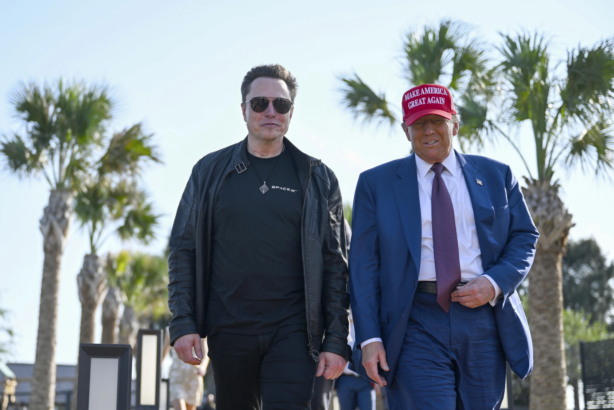D&agrave;n tỉ ph&uacute; th&aacute;p t&ugrave;ng Tổng thống Trump thăm Trung Quốc - Ảnh 1.