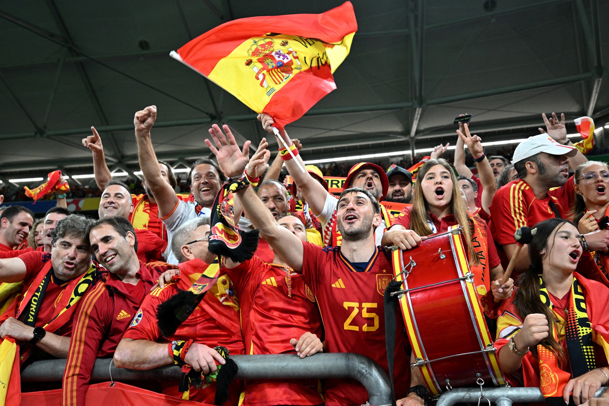 Tây Ban Nha gây sốc với danh sách sơ bộ World Cup: Đại công thần bị loại - Ảnh 4.
