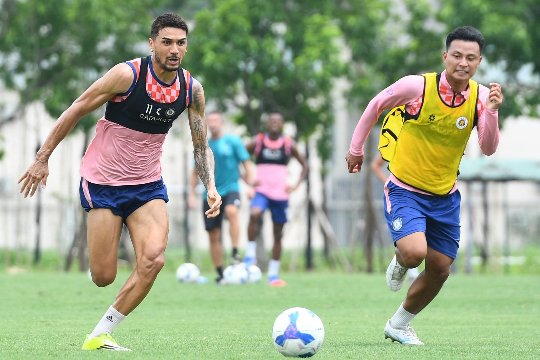 Ho&agrave;ng H&ecirc;n lỡ hẹn trận cầu quan trọng của H&agrave; Nội FC - Ảnh 4.