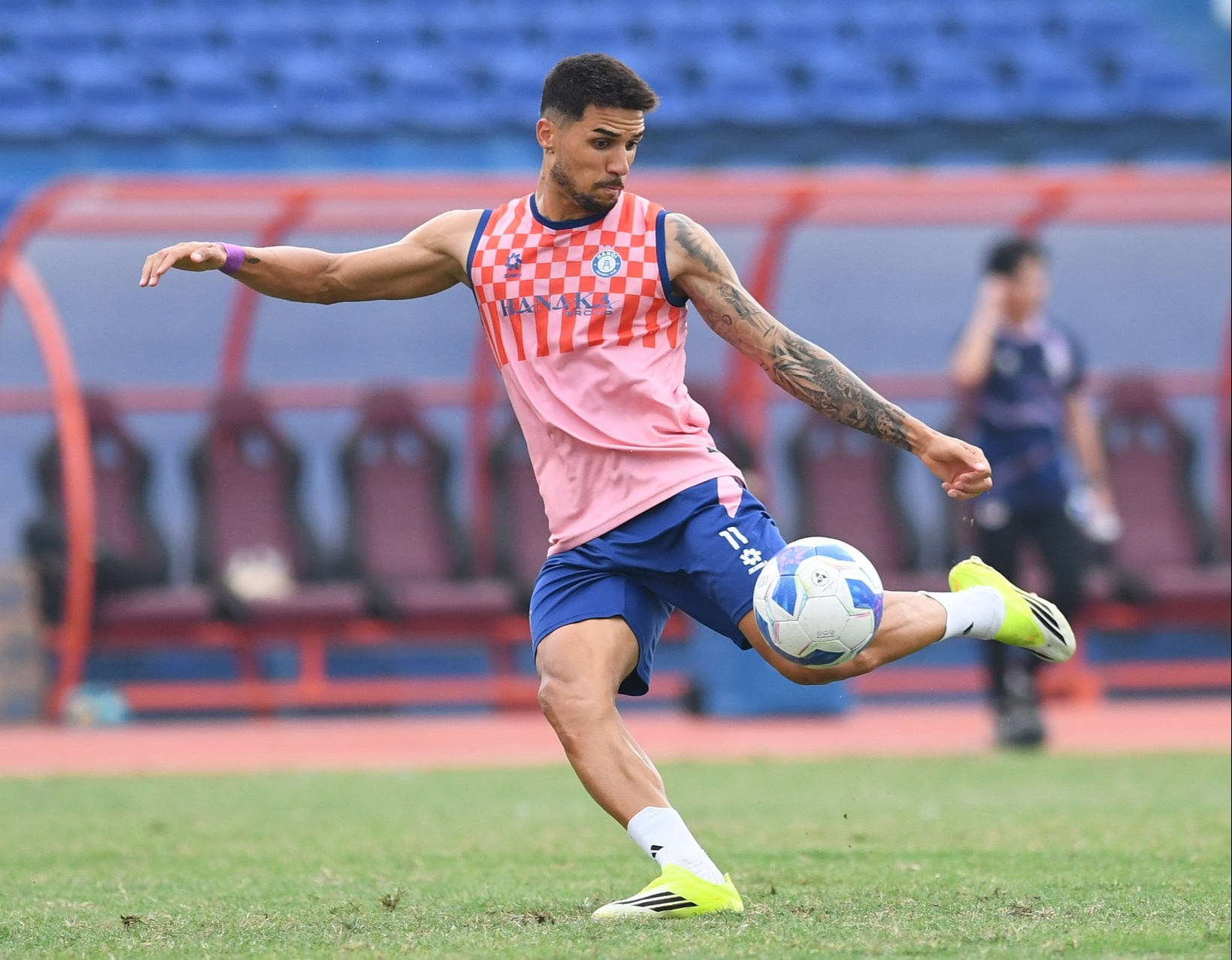 Ho&agrave;ng H&ecirc;n lỡ hẹn trận cầu quan trọng của H&agrave; Nội FC - Ảnh 1.