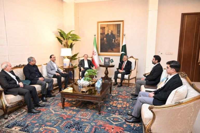 Pakistan phủ nhận hỗ trợ quân sự Iran, chạy đua cứu vãn lệnh ngừng bắn - Ảnh 1. Pakistan phủ nhận hỗ trợ quân sự Iran, chạy đua cứu vãn lệnh ngừng bắn - Ảnh 1.