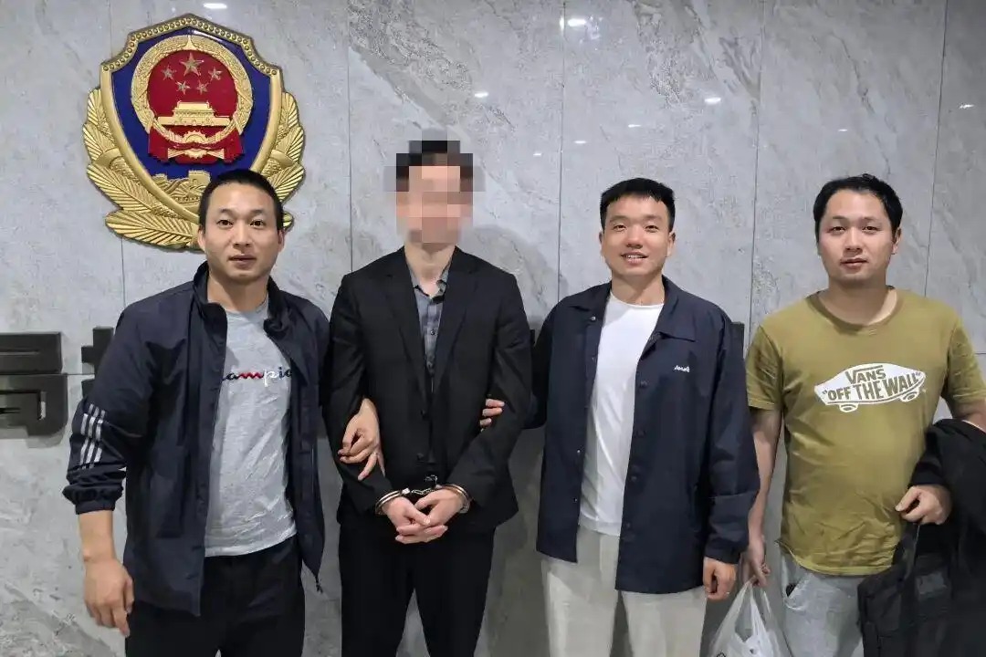 Cụ &ocirc;ng bị lừa 6 tỷ đồng: Cảnh gi&aacute;c trước chi&ecirc;u tr&ograve; lừa đảo - Ảnh 1.