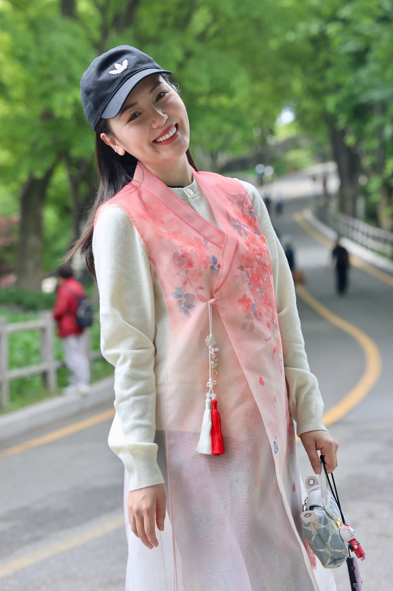 Phương Linh tuổi 42: Sắc v&oacute;c trẻ trung, sống như ph&uacute; b&agrave; nh&agrave;n tản- Ảnh 7.