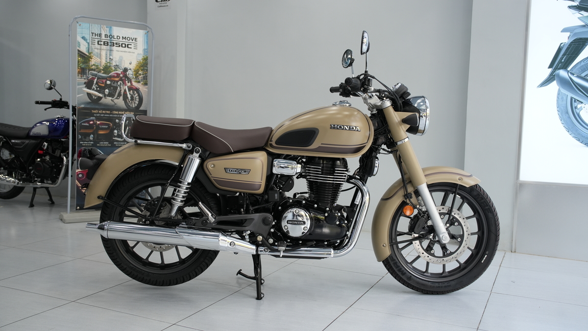 Mô tô cho dân chơi Honda CB350C về Việt Nam: Máy to hơn SH 350i, nguồn gốc nhập khẩu khiến nhiều người bất ngờ- Ảnh 5. Mô tô cho dân chơi Honda CB350C về Việt Nam: Máy to hơn SH 350i, nguồn gốc nhập khẩu khiến nhiều người bất ngờ- Ảnh 5.