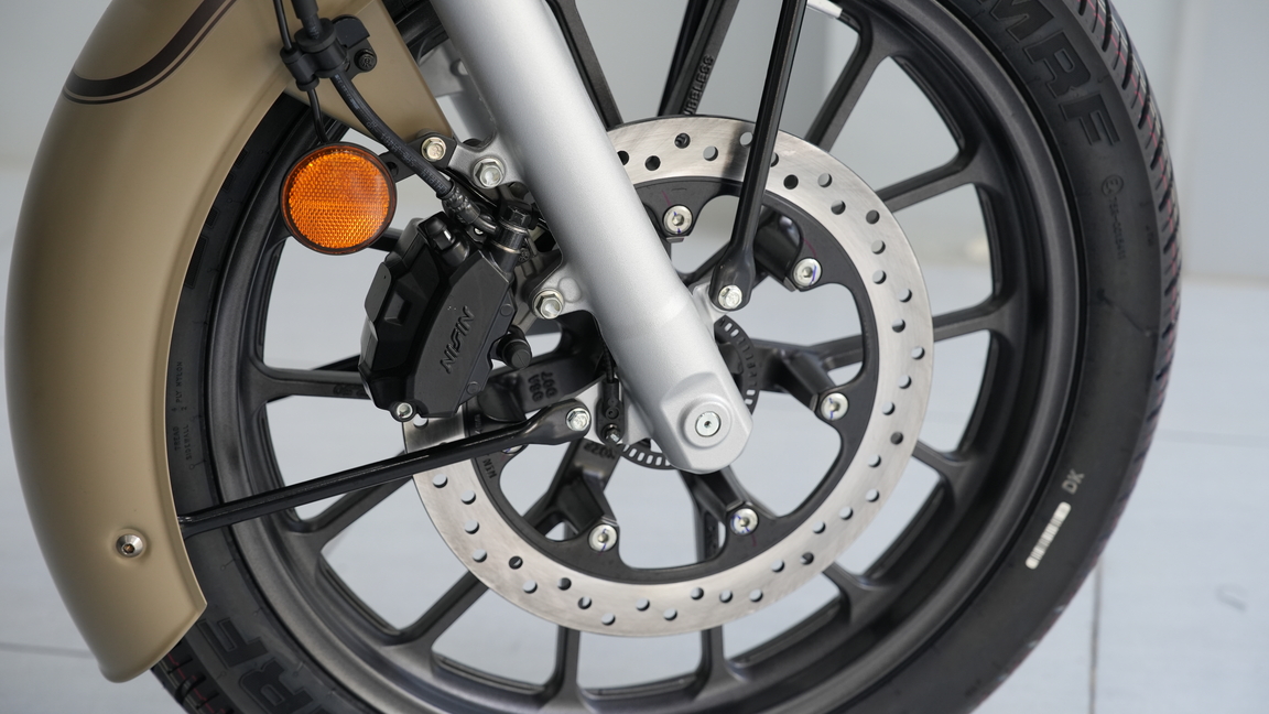 Mô tô cho dân chơi Honda CB350C về Việt Nam: Máy to hơn SH 350i, nguồn gốc nhập khẩu khiến nhiều người bất ngờ- Ảnh 6. Mô tô cho dân chơi Honda CB350C về Việt Nam: Máy to hơn SH 350i, nguồn gốc nhập khẩu khiến nhiều người bất ngờ- Ảnh 6.