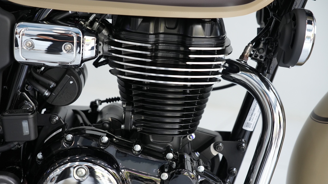 Mô tô cho dân chơi Honda CB350C về Việt Nam: Máy to hơn SH 350i, nguồn gốc nhập khẩu khiến nhiều người bất ngờ- Ảnh 4. Mô tô cho dân chơi Honda CB350C về Việt Nam: Máy to hơn SH 350i, nguồn gốc nhập khẩu khiến nhiều người bất ngờ- Ảnh 4.