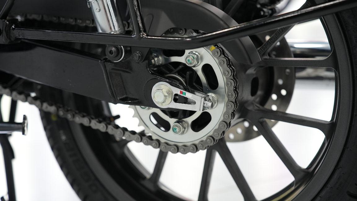 Mô tô cho dân chơi Honda CB350C về Việt Nam: Máy to hơn SH 350i, nguồn gốc nhập khẩu khiến nhiều người bất ngờ- Ảnh 10. Mô tô cho dân chơi Honda CB350C về Việt Nam: Máy to hơn SH 350i, nguồn gốc nhập khẩu khiến nhiều người bất ngờ- Ảnh 10.