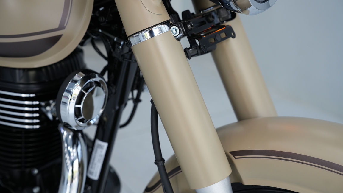 Mô tô cho dân chơi Honda CB350C về Việt Nam: Máy to hơn SH 350i, nguồn gốc nhập khẩu khiến nhiều người bất ngờ- Ảnh 7. Mô tô cho dân chơi Honda CB350C về Việt Nam: Máy to hơn SH 350i, nguồn gốc nhập khẩu khiến nhiều người bất ngờ- Ảnh 7.