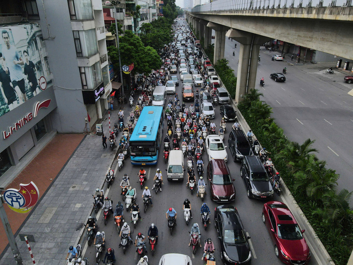 H&agrave; Nội dự kiến hạn chế xe c&aacute; nh&acirc;n từ năm 2035 để cải thiện m&ocirc;i trường giao th&ocirc;ng - Ảnh 1.