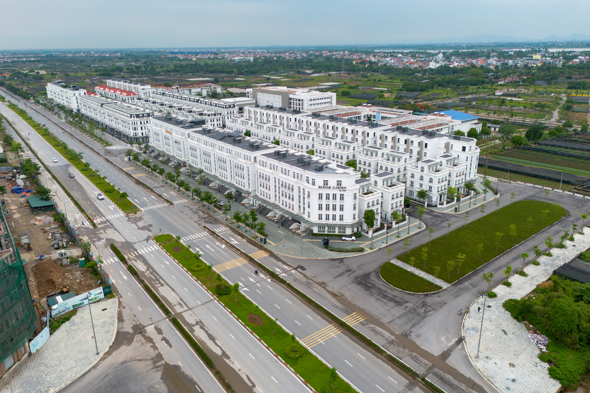 To&agrave;n cảnh đại lộ 10 l&agrave;n xe nối thẳng Ciputra đến Đan Phượng: Giải ph&oacute;ng mặt bằng rầm rộ đoạn n&uacute;t thắt, mở toang kết nối đến c&aacute;c đại đ&ocirc; thị của loạt &ocirc;ng lớn Sunshine Group, Vinhomes - Ảnh 12.