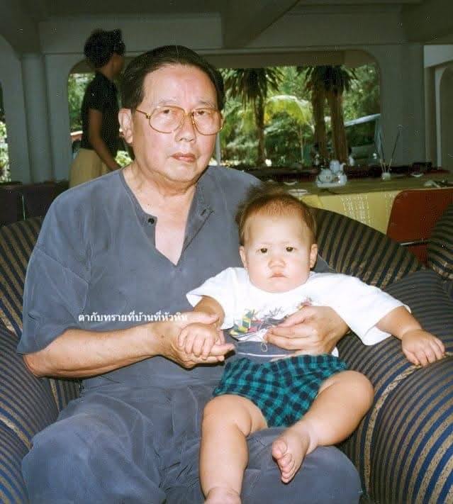 Qu&aacute; khứ đau l&ograve;ng của thiếu gia tố anh trai x&acirc;m hại - Ảnh 2.