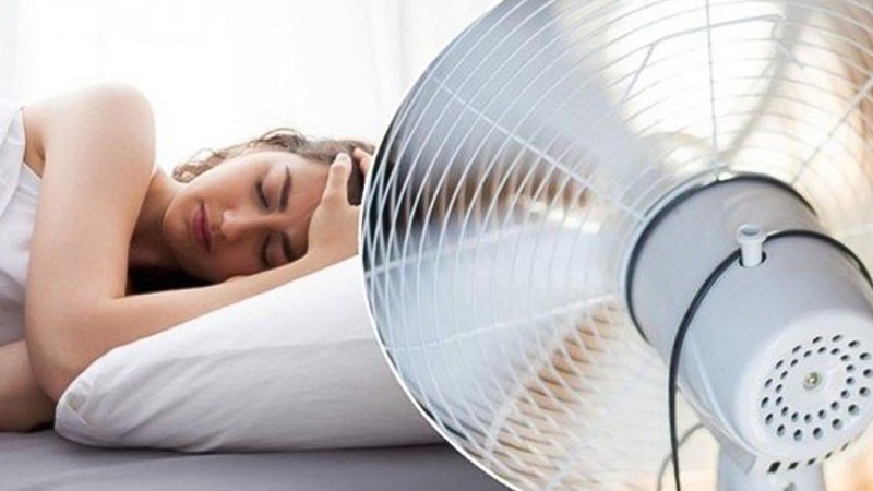 Khi đi ngủ nên bật quạt hướng vào đầu hay hướng vào chân? Đáp án gây bất ngờ - Ảnh 2.