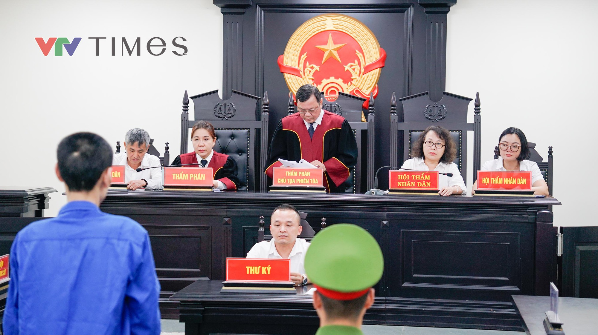 Tuy&ecirc;n &aacute;n tử h&igrave;nh kẻ ph&oacute;ng hỏa qu&aacute;n c&agrave; ph&ecirc; ở H&agrave; Nội g&acirc;y chết 11 người - Ảnh 2.